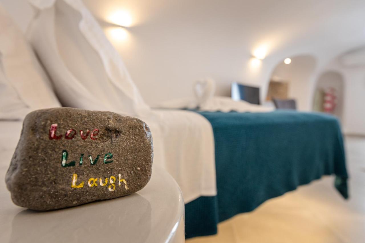 Sunborn Oia Suites Экстерьер фото